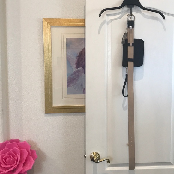 Black Multi Use Vince Camuto Fanny Pack - Picture 4 of 7